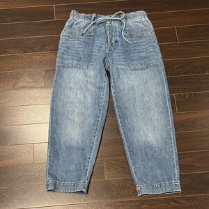 Liverpool Women's Light Blue Cropped Elastic Waist Jeans, button fly closure.